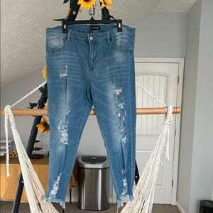 COVERGIRL Light Blue Ripped Women's Skinny Jeans